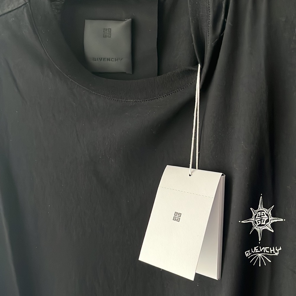 Givenchy Oversized Empty Frame Black T-Shirt Runs… - image 3